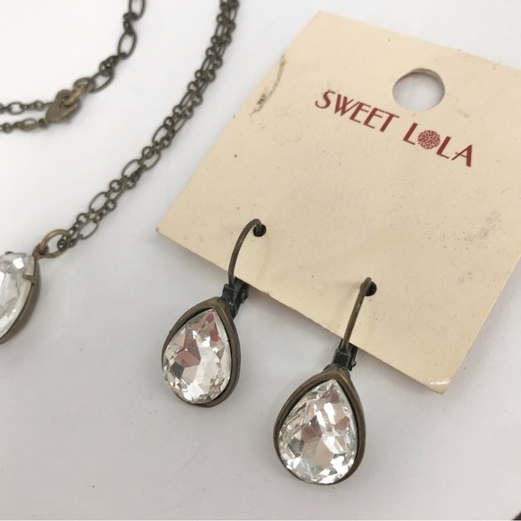 4 for $35🍄 Crystal Necklace and Earring Set - Picture 5 of 7